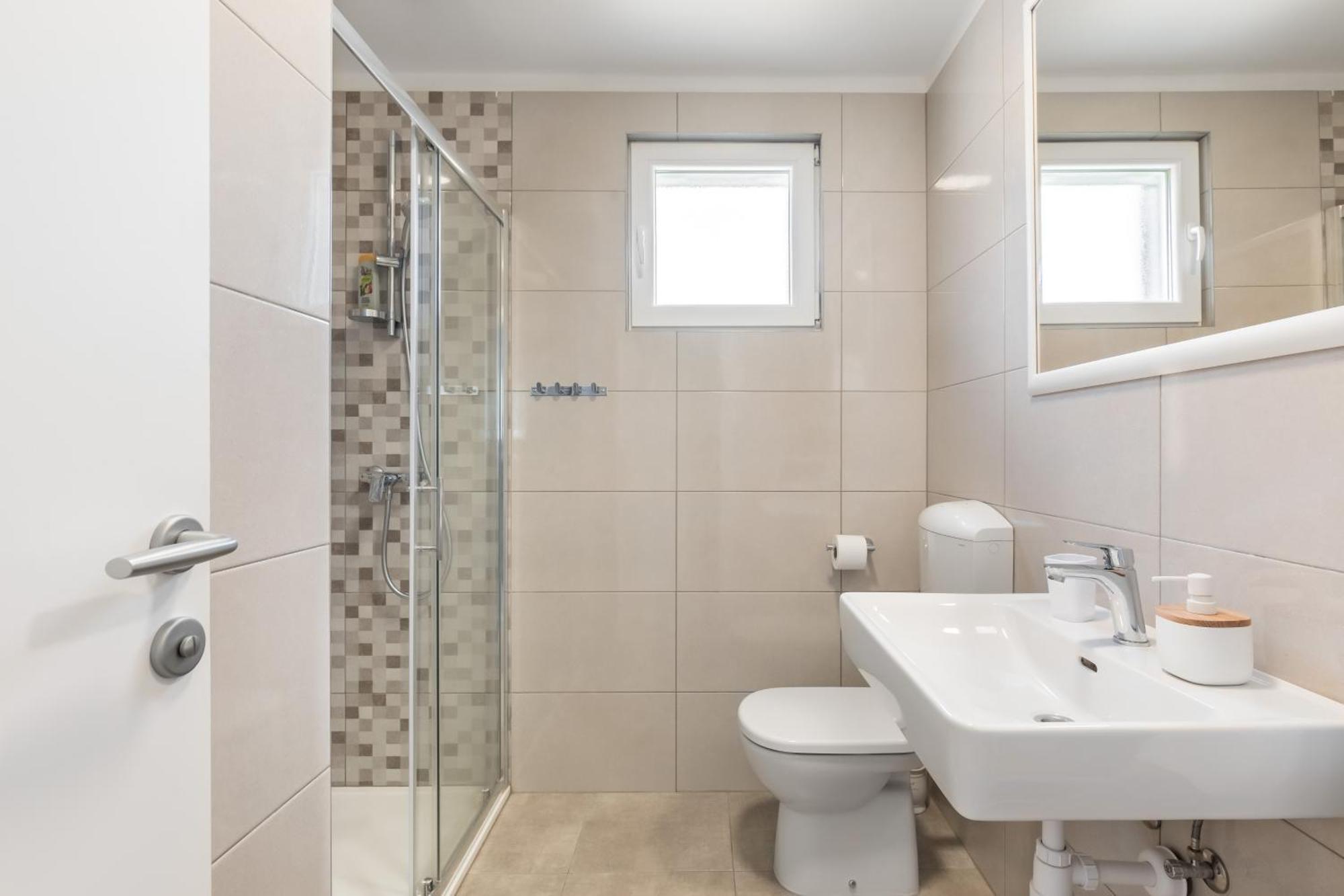 Appartement Tonina - House With Terrace, Jacuzzi, Free Parking à Split Extérieur photo